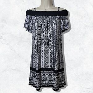 Three Pink Hearts Cameo Off-The-Shoulder Black & White Dress